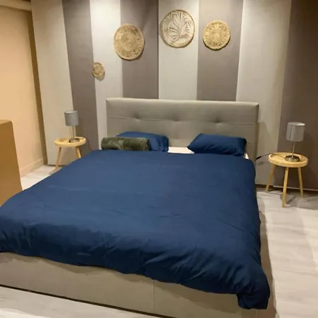 Montmartre Shelter Apartman *