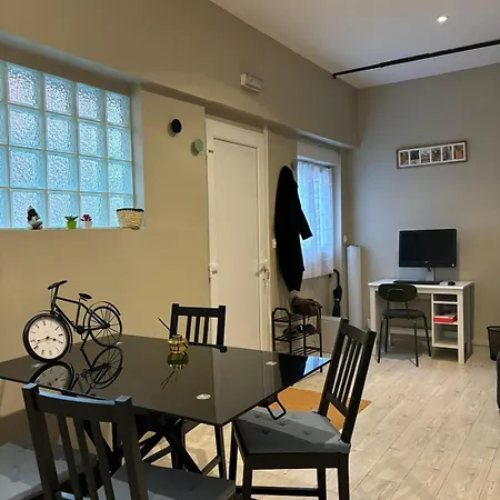 Montmartre Shelter Apartman *